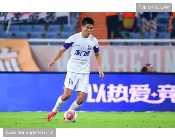 黄嘉辉请假风波后:职业态度获赞,归队首战虽败犹荣 黄嘉辉请假风波后:职业态度获赞,归队首战虽败犹荣